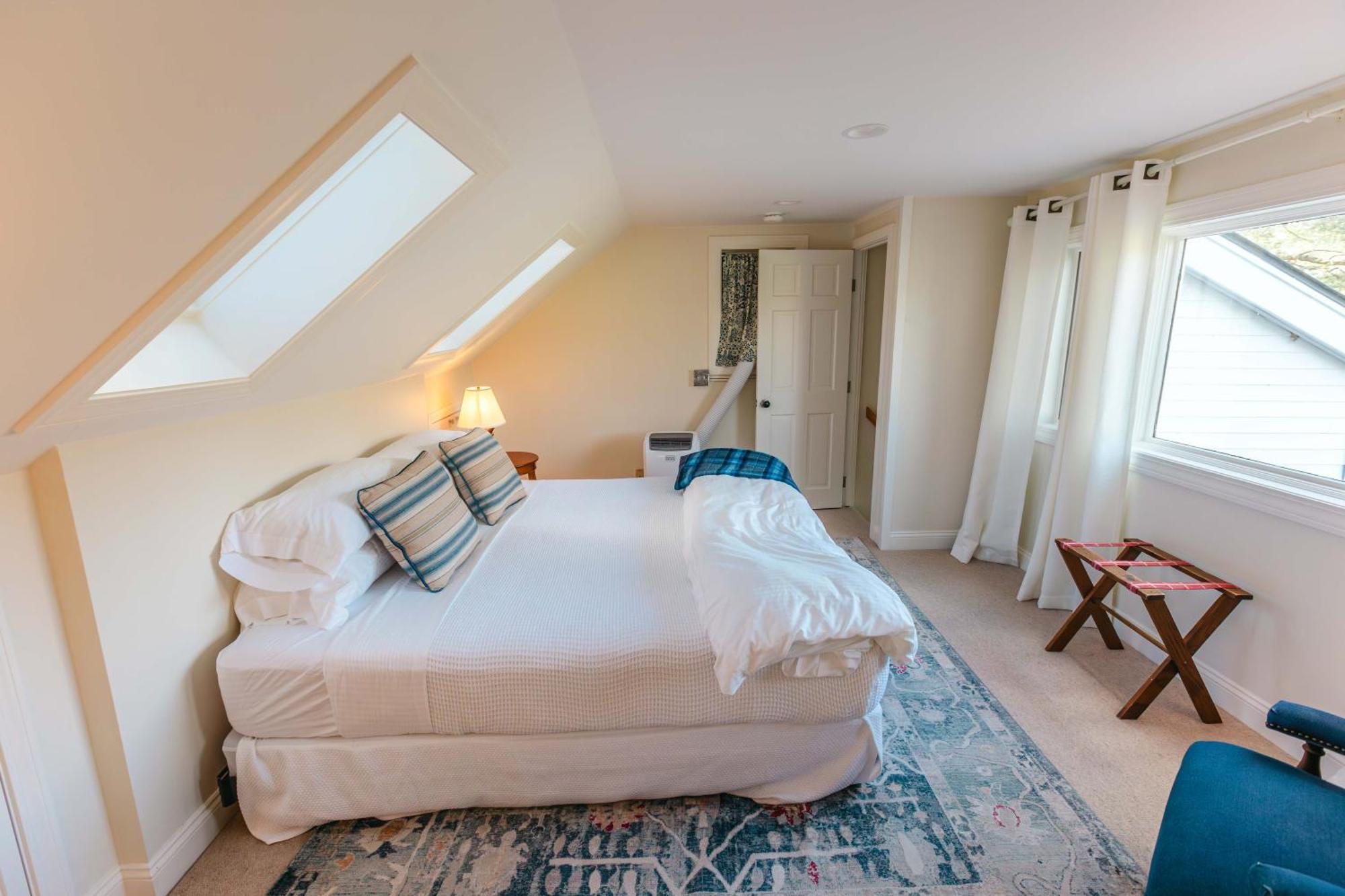 Hill Farm - Manchester Inn Sunderland
