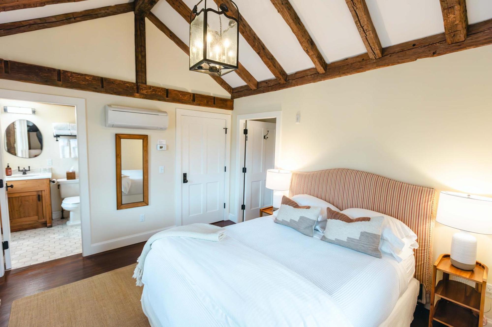 Hill Farm - Manchester Inn 3*